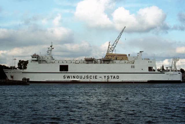 W którym roku zatonął prom Heweliusz i jakie były tego skutki?