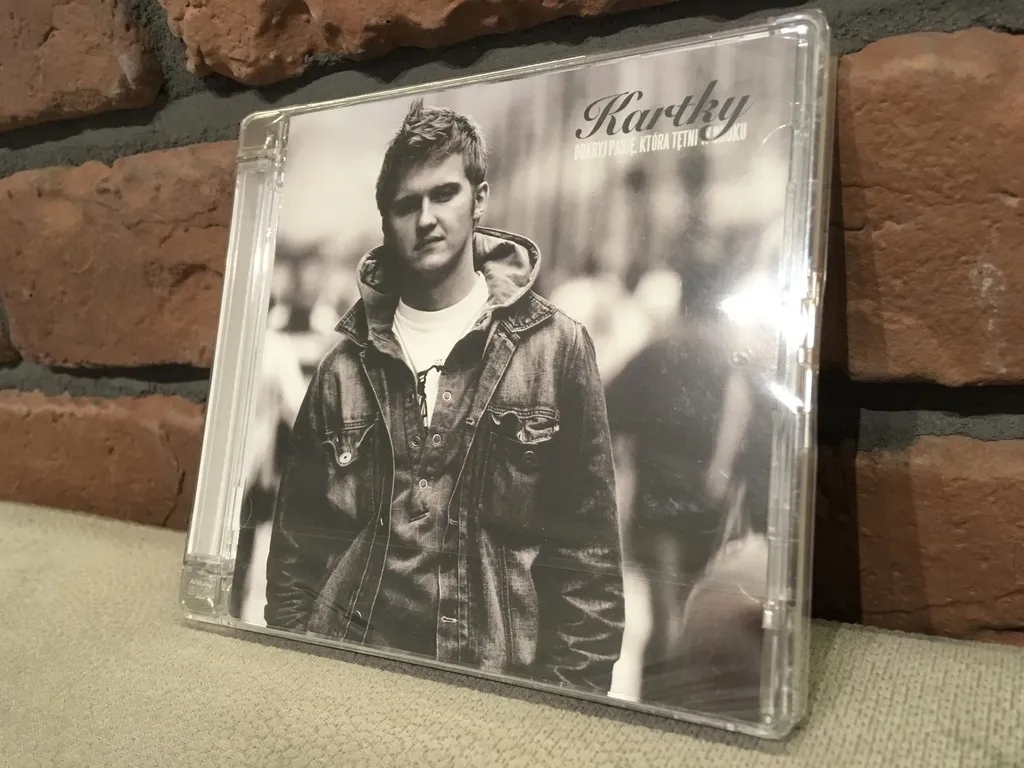 Kartky: odkryj pasję, która tętni w bruku - znaczenie i recenzje albumu